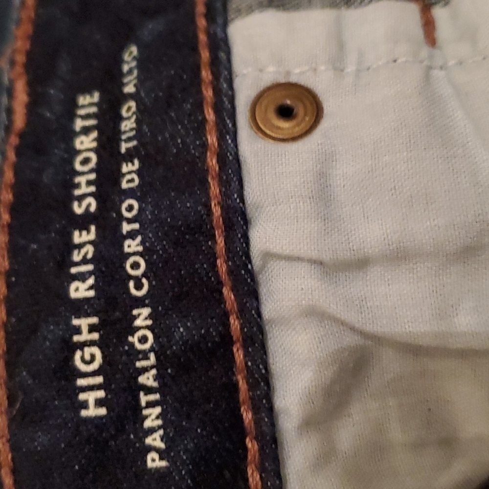 Universal Threads Shorts Size 6 Distressed Denim … - image 6